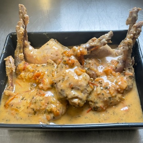 Cuisse de lapin à la moutarde vin blanc tomate maison
